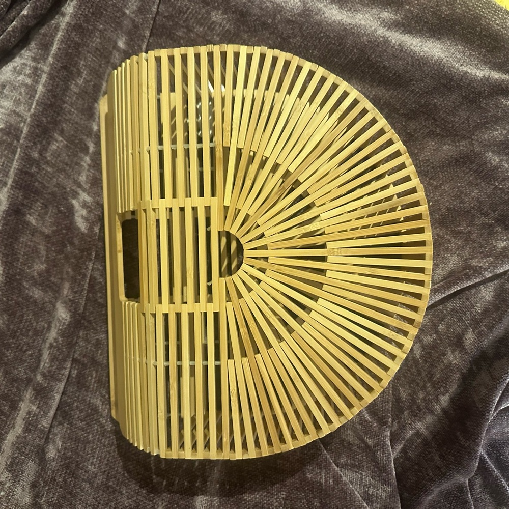 Hand bag